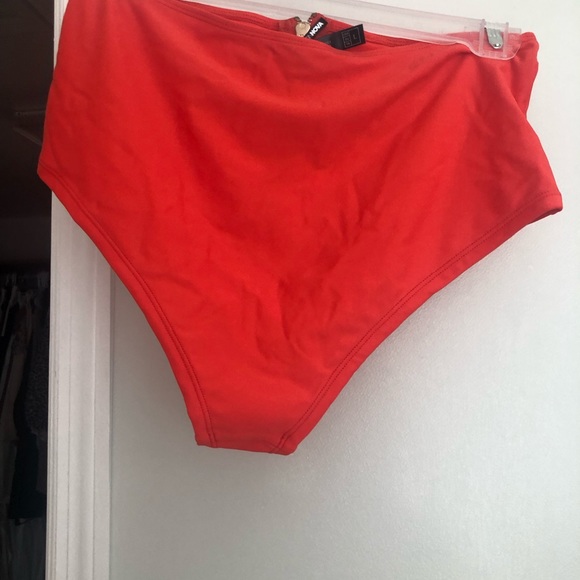 Beautiful and sexy swim suit from fashion nova - Picture 6 of 11